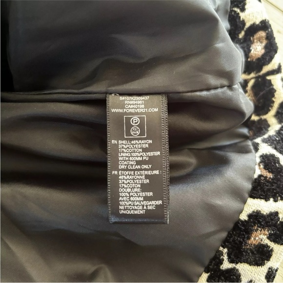 Women’s Forever 21 Leopard Print 3/4 Bell Sleeve Textured Snap Front Coat - Picture 7 of 7